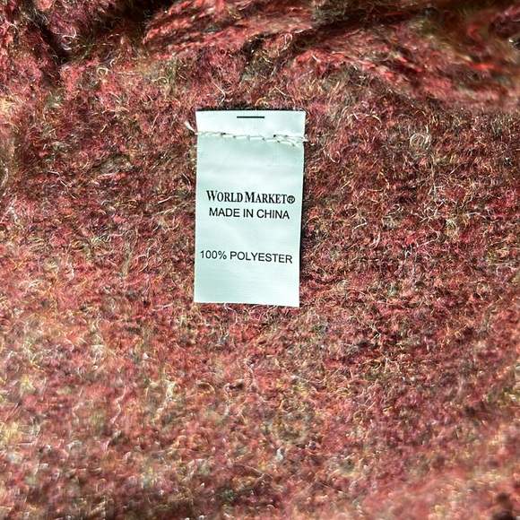 Poncho - Picture 5 of 6